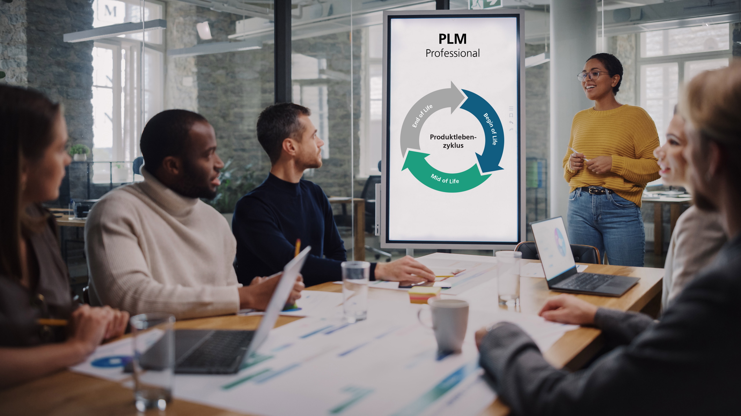 Mit Product Lifecycle Management (PLM) werden Produktinformationen wie Design, Entwicklung, Herstellung, Vertrieb und Nutzen verwaltet und optimiert
