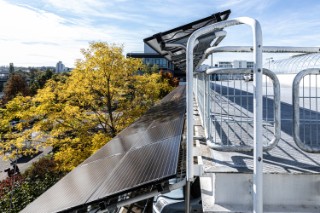 Solarpaneele am Parkhaus des Fraunhofer-Institutszentrums in Stuttgart